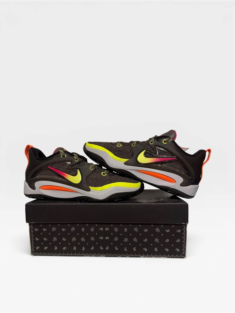 Nike Men’s KD15 x Boi-1da producer pack  Athletic Sneakers in Black with Neon